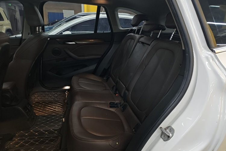 BMW X1 2018 #17 BMW X1 2018 car image #17