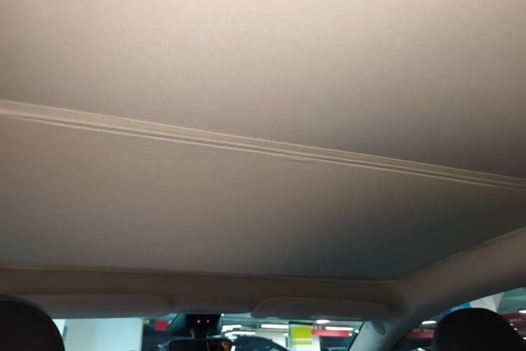 Tesla Model Y 2024 car image #20