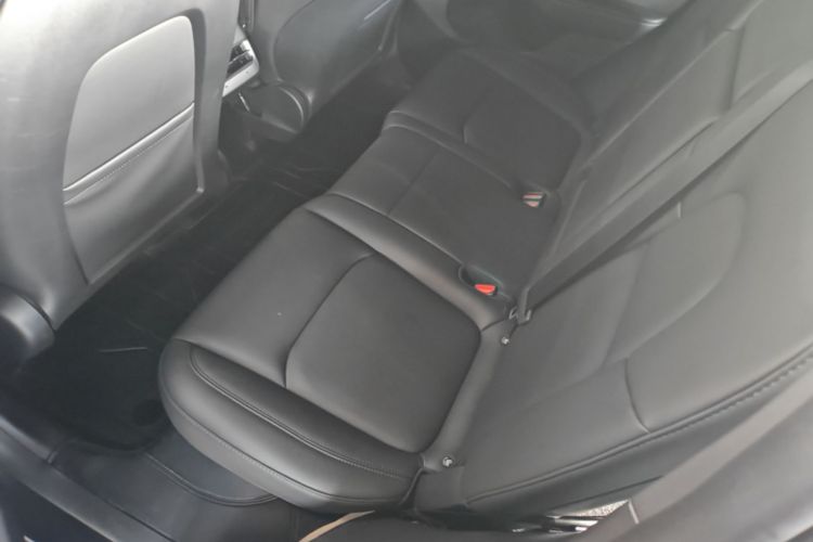 Tesla Model Y 2024 #17 Tesla Model Y 2024 car image #17