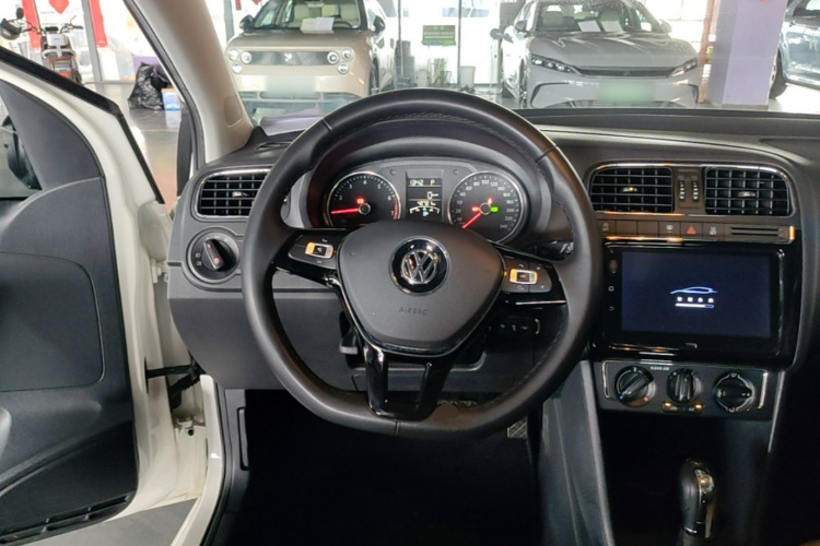 Volkswagen Polo 2018 #17 Volkswagen Polo 2018 car image #17