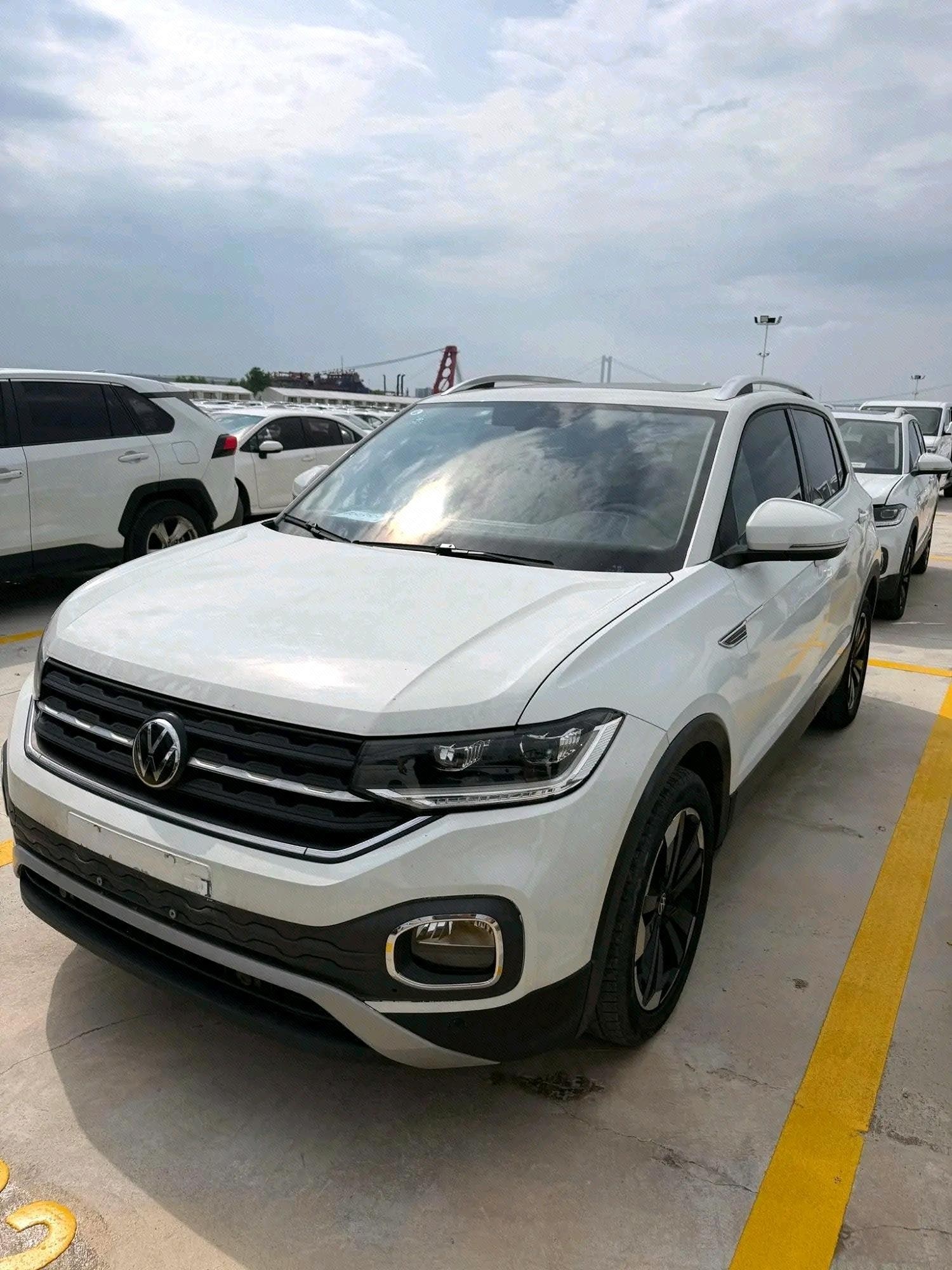 Volkswagen Tacqua 2023 immagine di auto 
