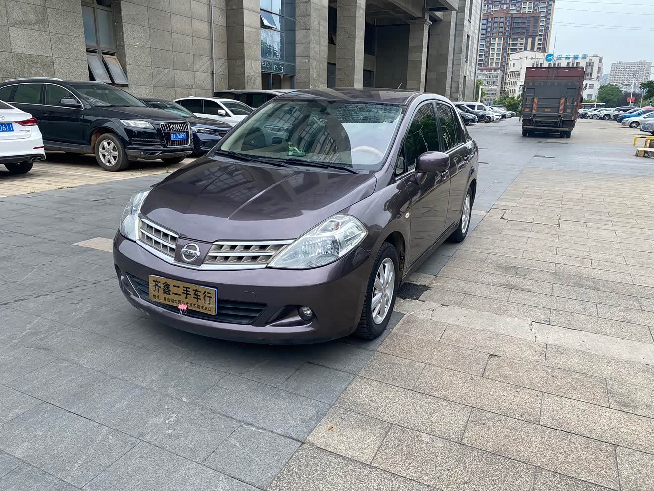 Nissan Tiida Sedan 2009 汽车图片 