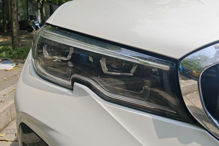 BMW 3 Series 2022 صورة سيارة #8