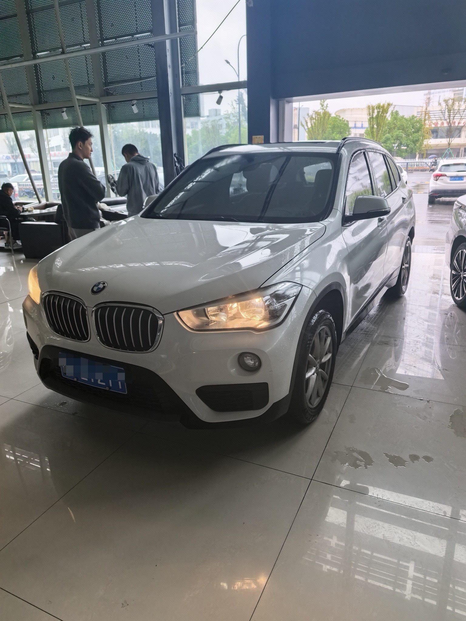BMW X1 2018 BMW X1 2018 car image