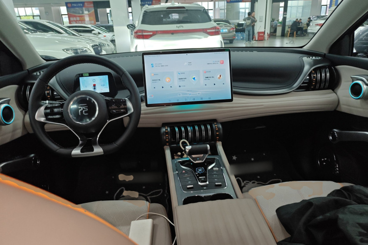 BYD Yuan Plus 2023 изображение автомобиля #12