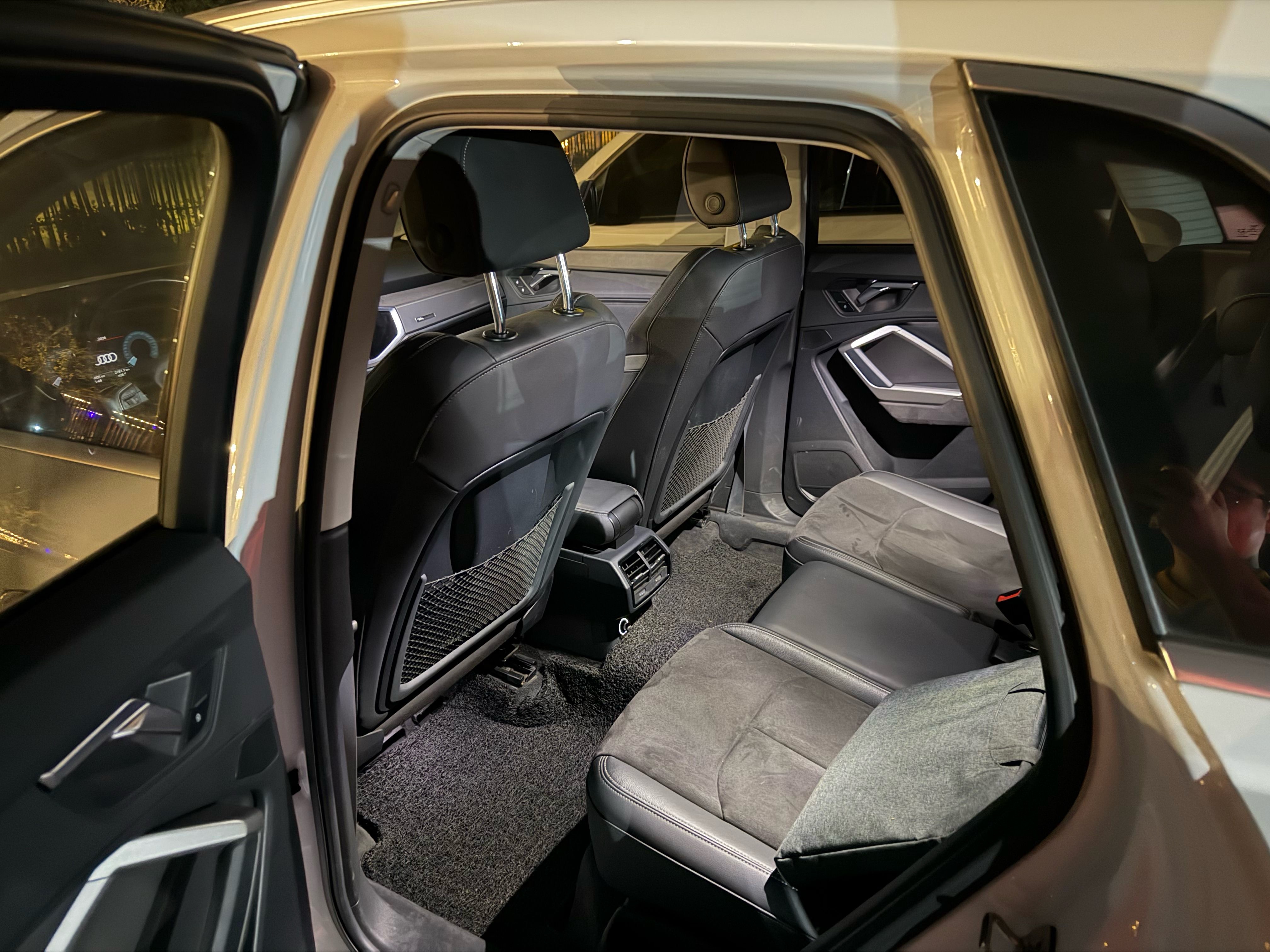 Audi Q3 2023 car image #5