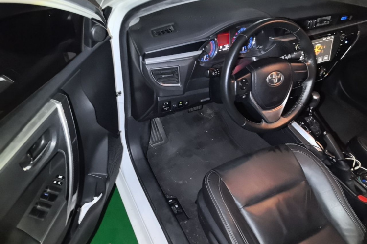 Toyota Corolla 2017 car image #13