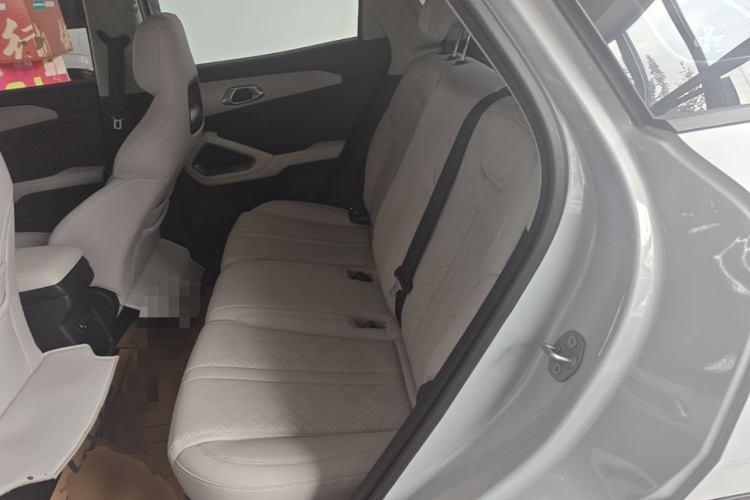 BYD YuanUP 2024 #17 BYD YuanUP 2024 car image #17