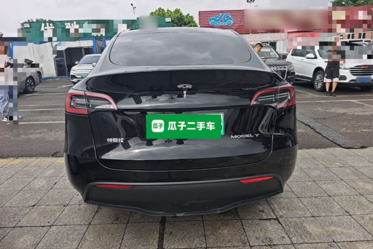 Tesla Model Y 2022 car image #6