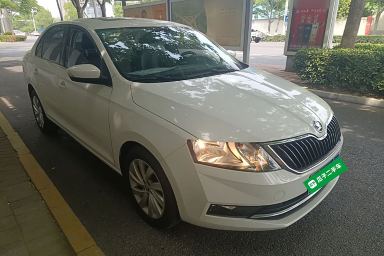 Skoda Rapid 2019 #4 Skoda Rapid 2019 image de voiture #4