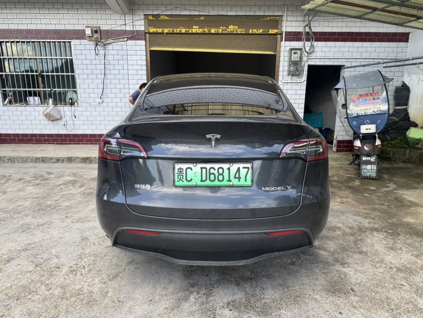 Tesla Model Y 2024 car image #3