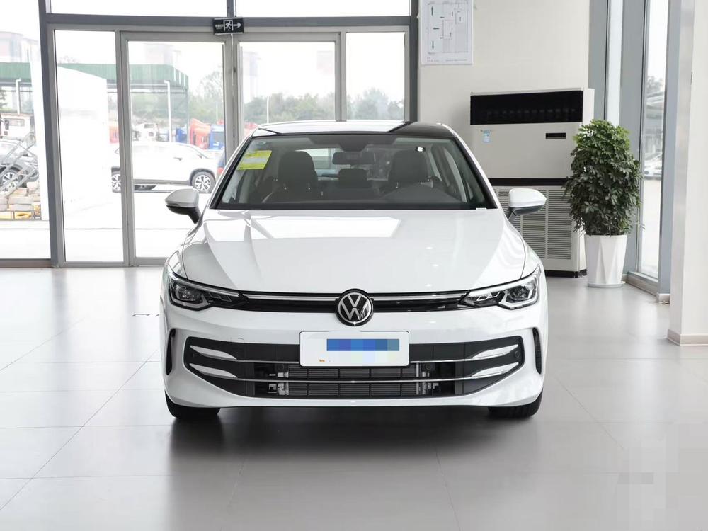 Volkswagen Golf 2025 #2 Volkswagen Golf 2025 صورة سيارة #2