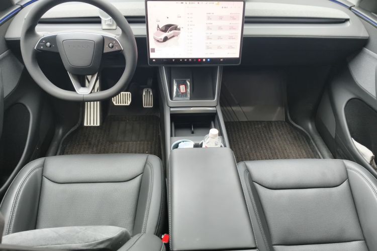 Tesla Model Y 2025 #7 Tesla Model Y 2025 car image #7
