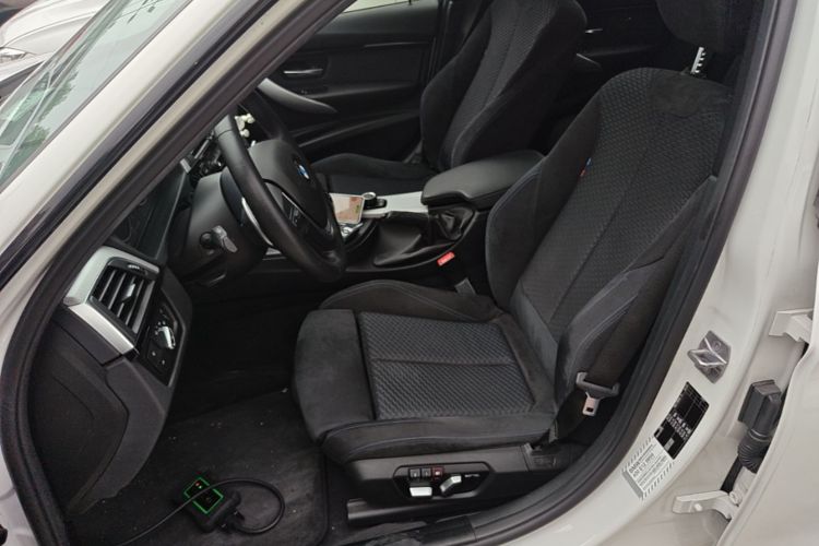 BMW 3 Series 2017 #19 BMW 3 Series 2017 car image #19