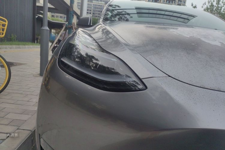 Tesla Model Y 2023 car image #8
