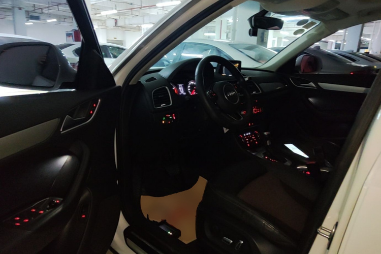 Audi Q3 2018 #16 Audi Q3 2018 car image #16