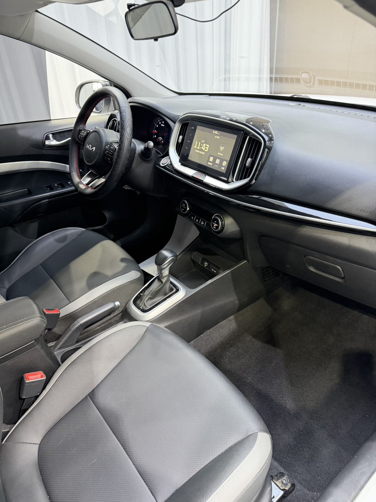 Kia KX1 2022 car image #11