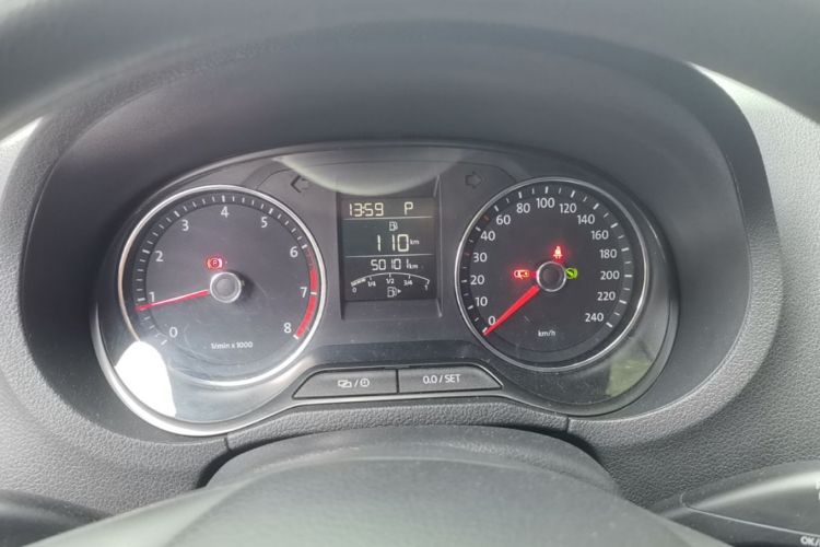 Volkswagen Polo 2016 car image #12