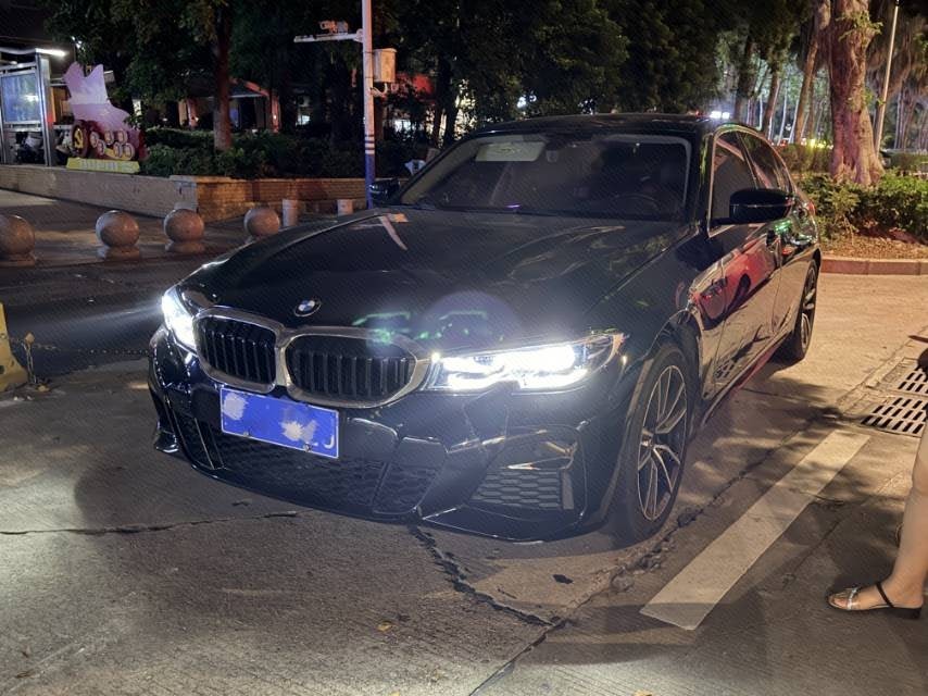 BMW 3 Series 2022 immagine di auto 