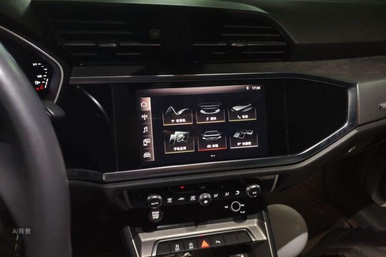 Audi Q3 2019 car image #15