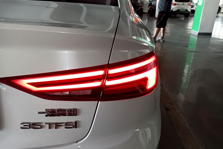 Audi A3 2019 immagine di auto #8