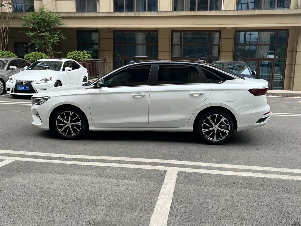 GEELY Emgrand 2021 car image #4