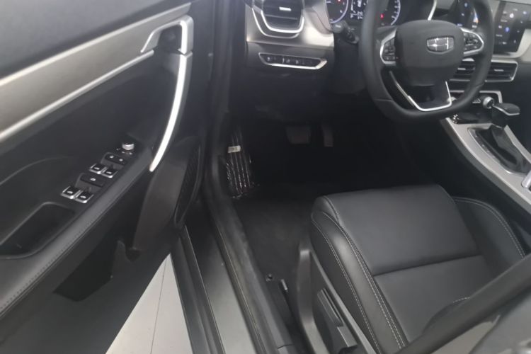 GEELY Coolray 2025 imagen de coche #16
