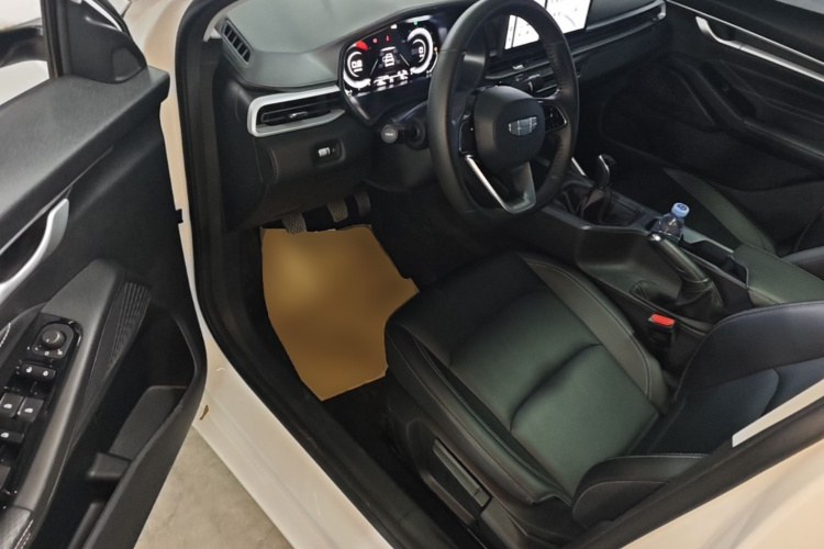 GEELY Emgrand 2025 car image #16