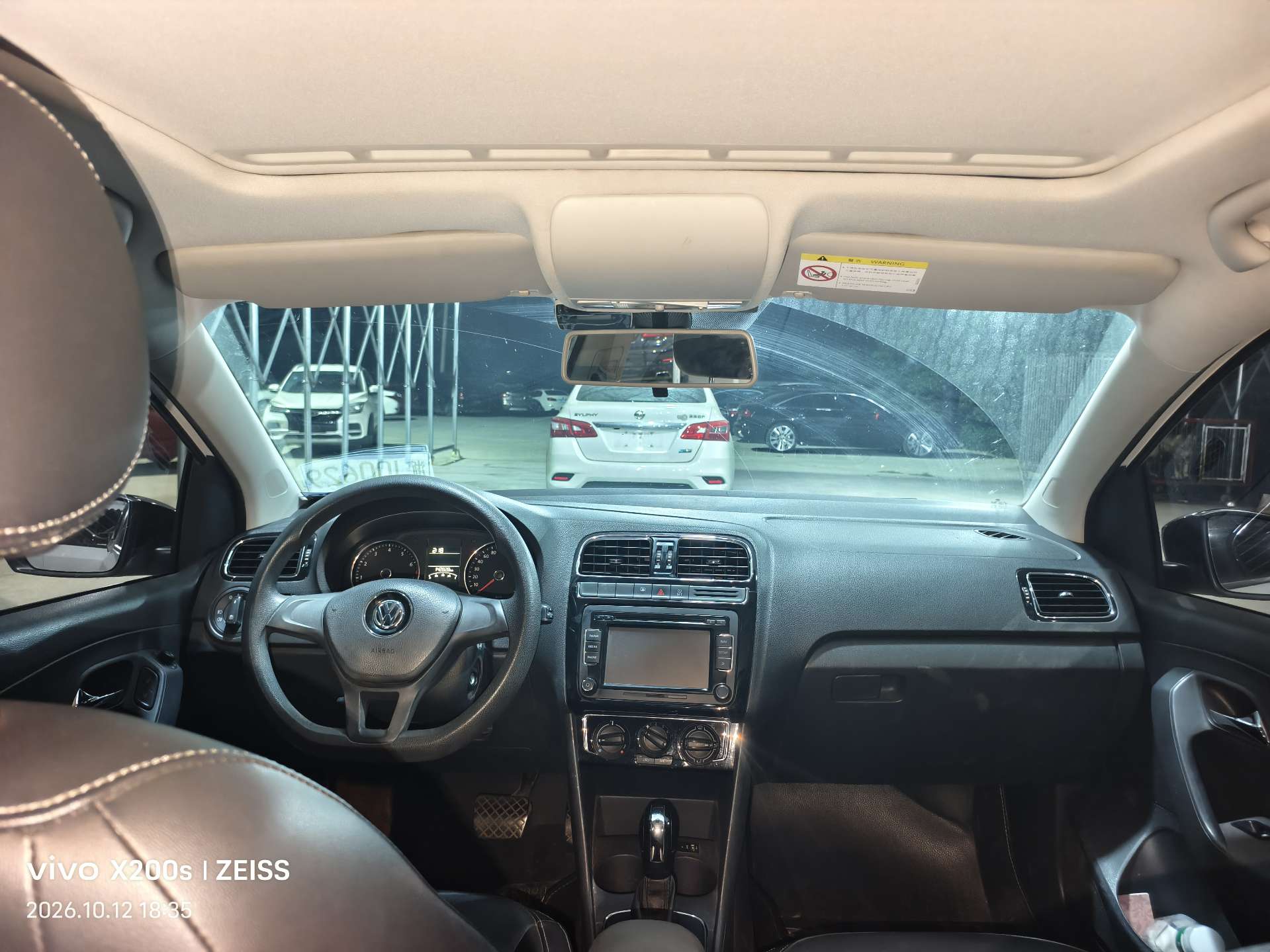 Volkswagen Polo 2015 car image #6