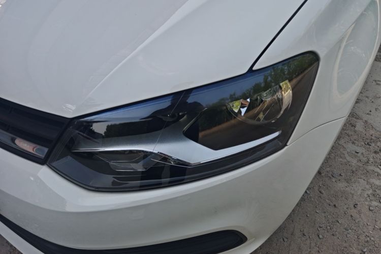 Volkswagen Polo 2016 car image #23