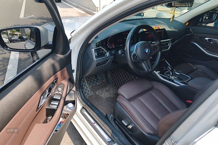 BMW 3 Series 2020 car image #18