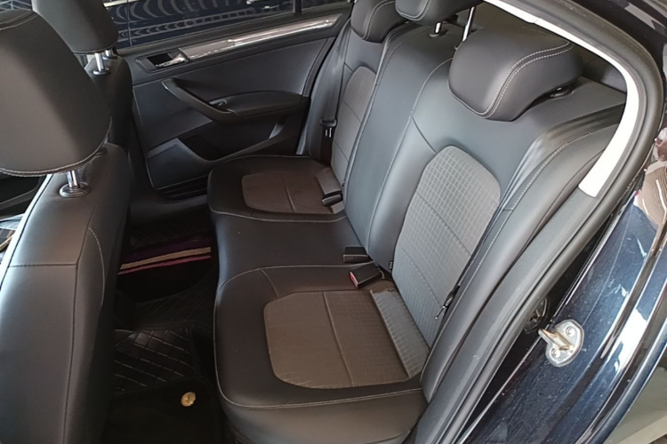 Volkswagen Santana 2018 image de voiture #17