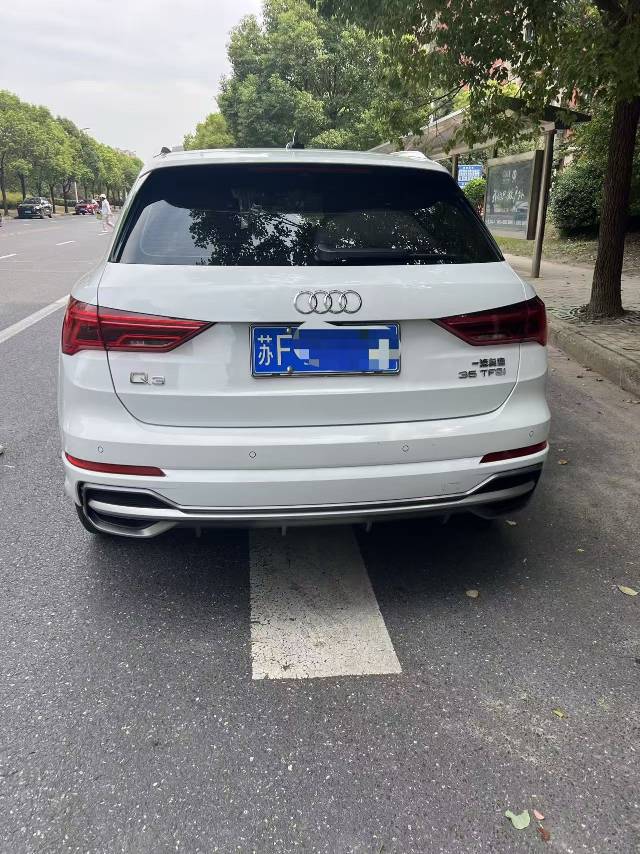 Audi Q3 2021 car image #3
