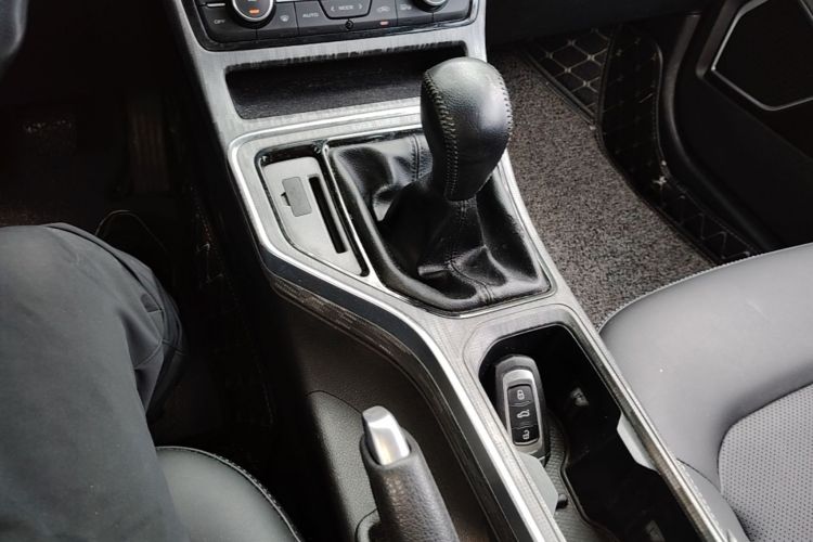 GEELY Emgrand GS 2018 car image #14