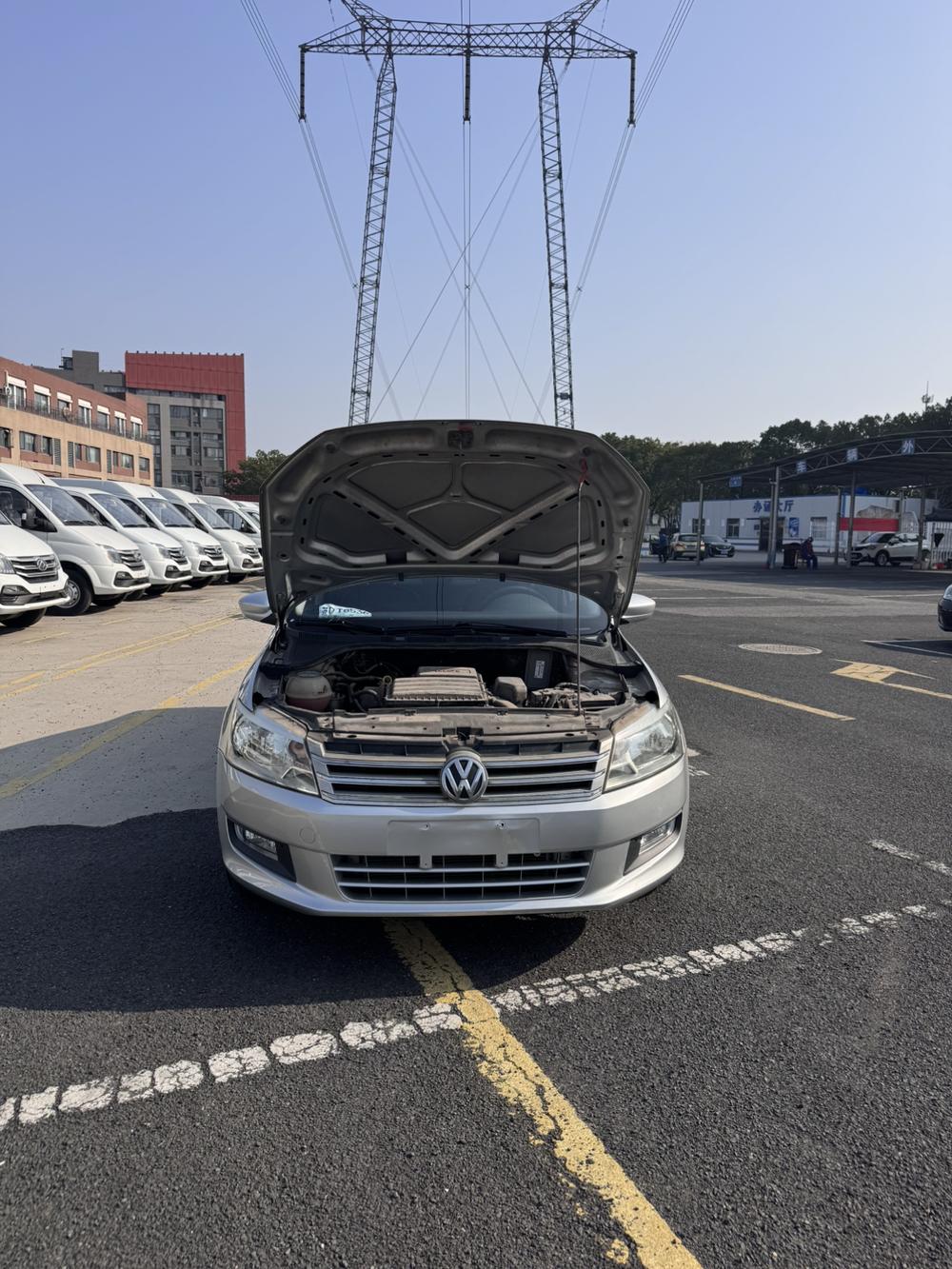 Volkswagen Santana 2013 car image #8
