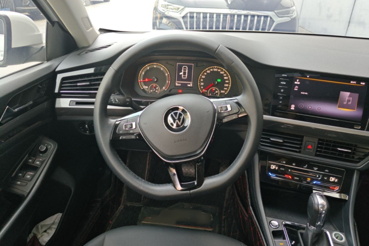 Volkswagen Bora 2021 car image #12