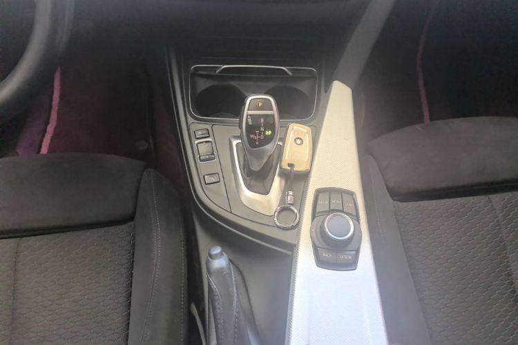 BMW 3 Series 2018 #14 BMW 3 Series 2018 car image #14