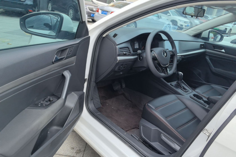 Volkswagen Lavida 2022 car image #16