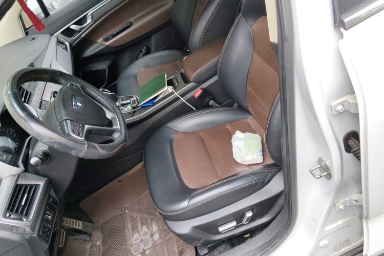 GEELY Emgrand GS 2017 car image #17