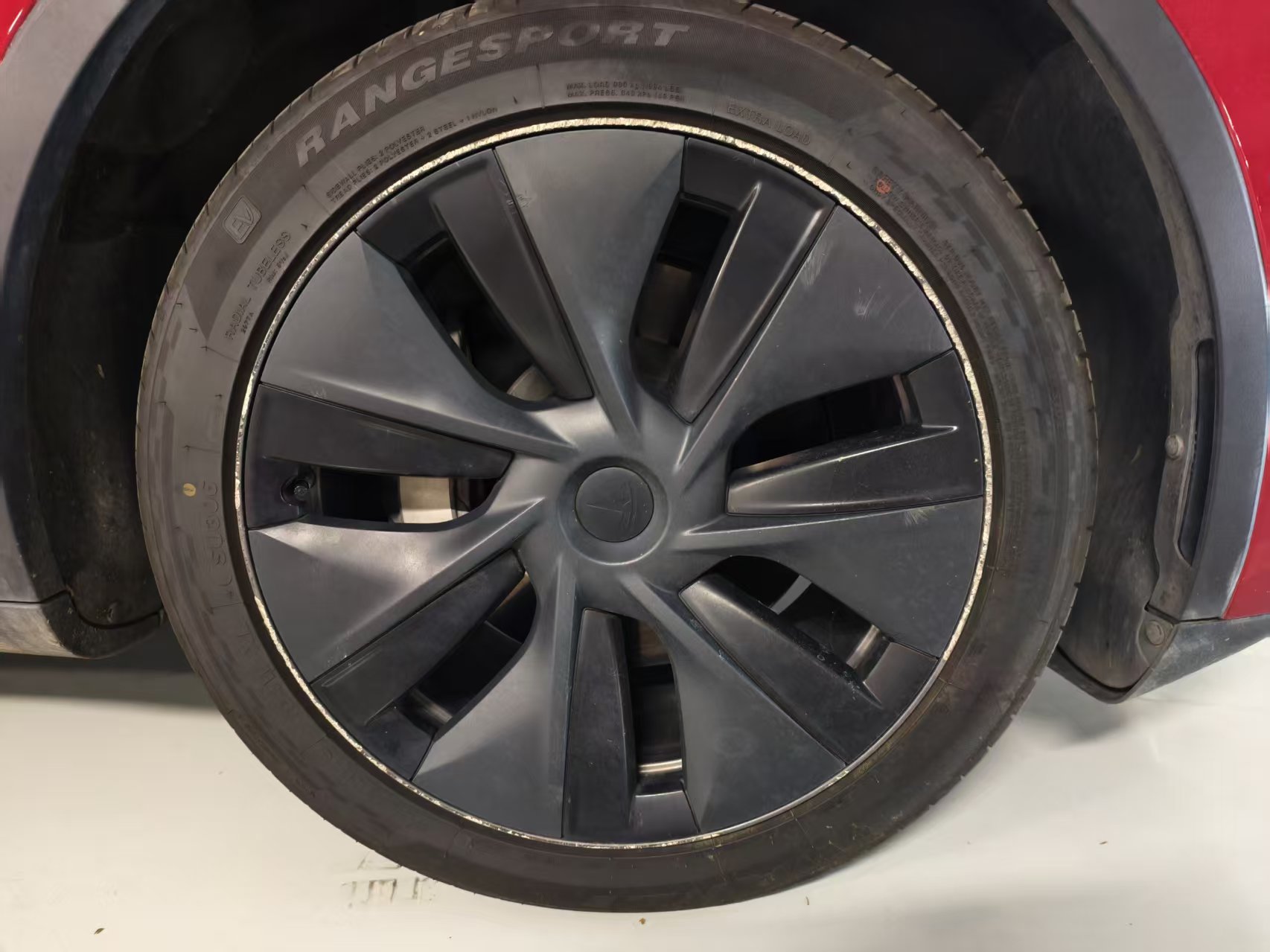 Tesla Model Y 2023 #4 Tesla Model Y 2023 car image #4