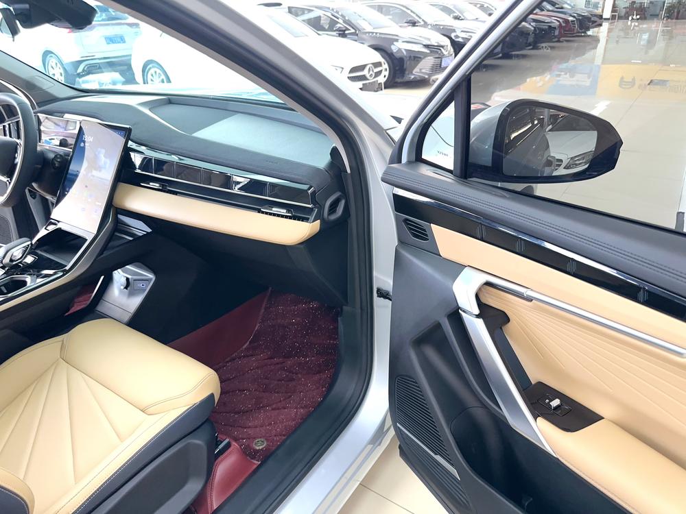GEELY Boyue L 2023 car image #9