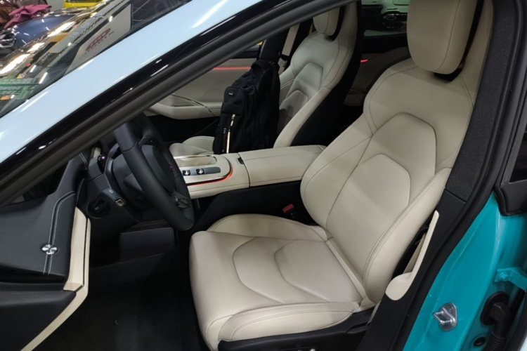 MI SU7 2025 car image #15