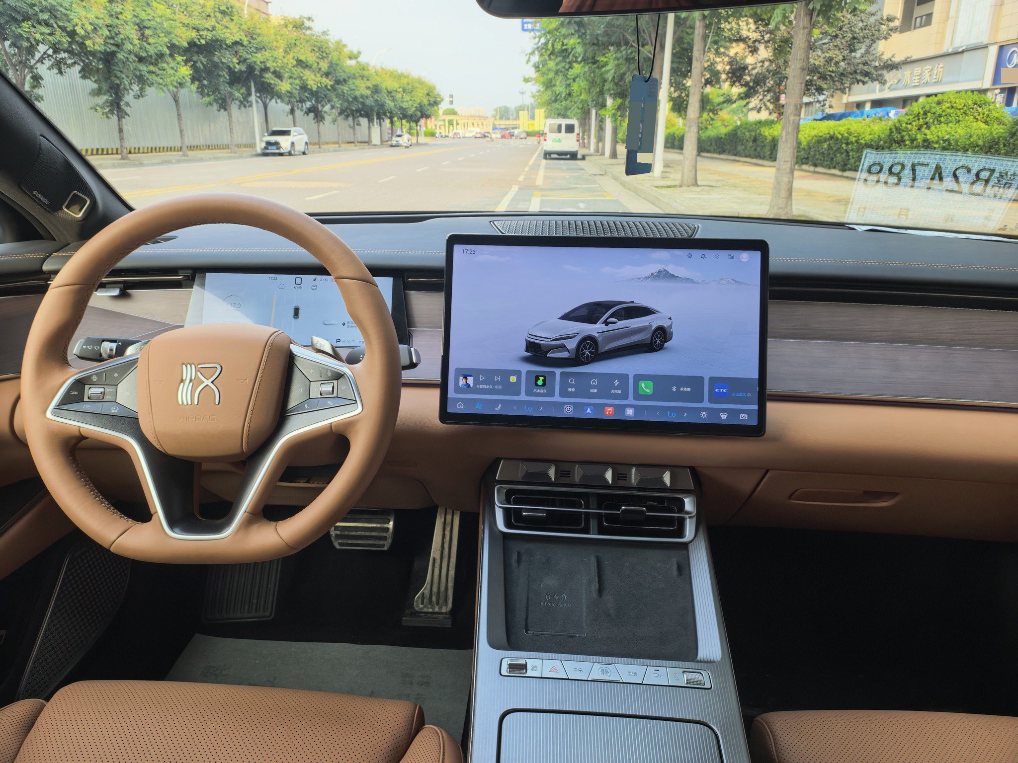 BYD HanL 2025 car image #12