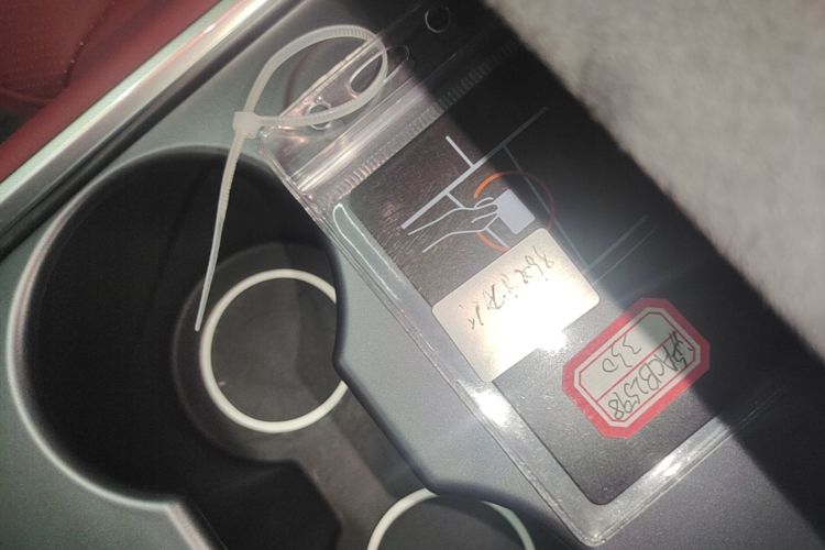 Tesla Model 3 2023 car image #14