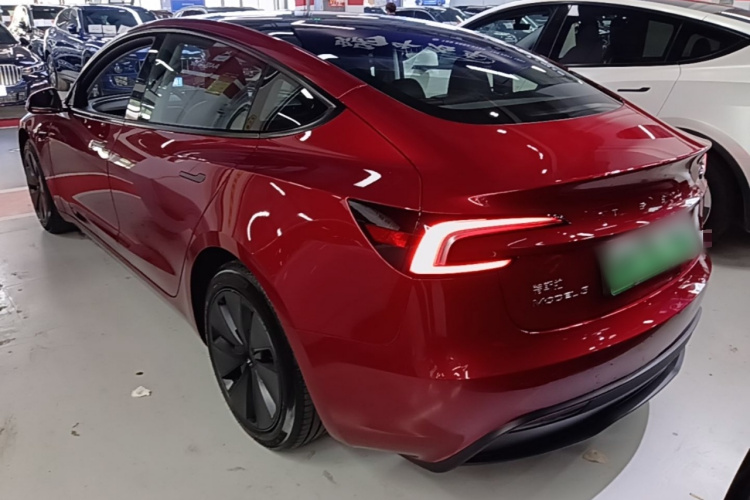 Tesla Model 3 2024 car image #7