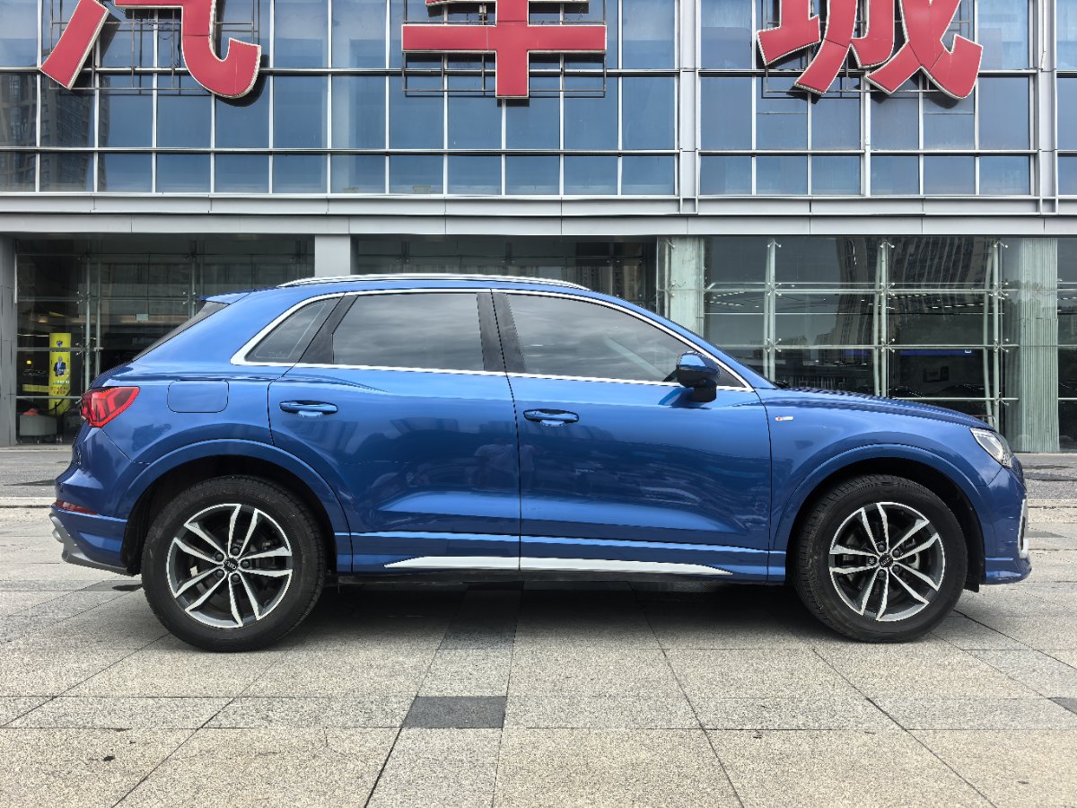 Audi Q3 2021 car image #7