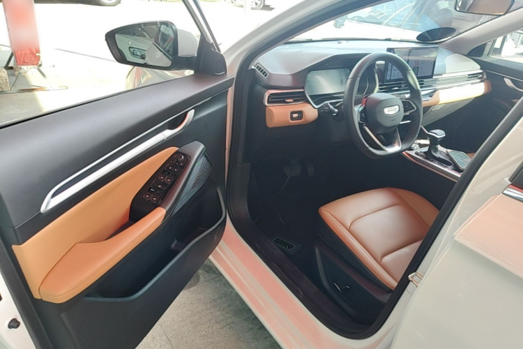 GEELY Emgrand 2024 car image #16