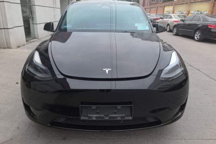 Tesla Model Y 2023 #3 Tesla Model Y 2023 صورة سيارة #3