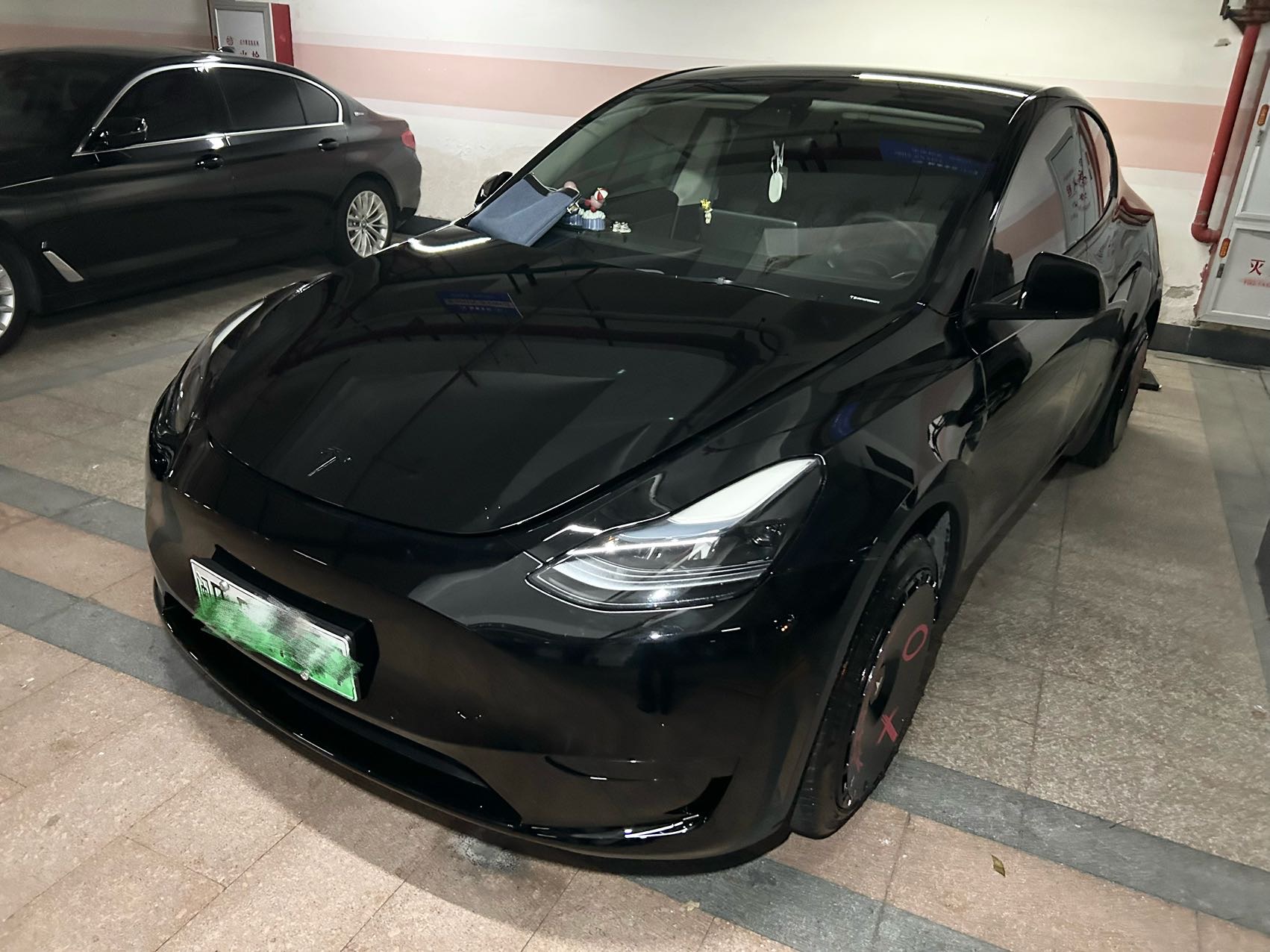 Tesla Model Y 2022 Tesla Model Y 2022 car image