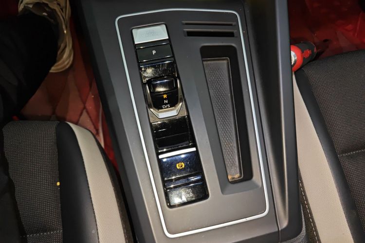 Volkswagen Golf 2021 car image #18